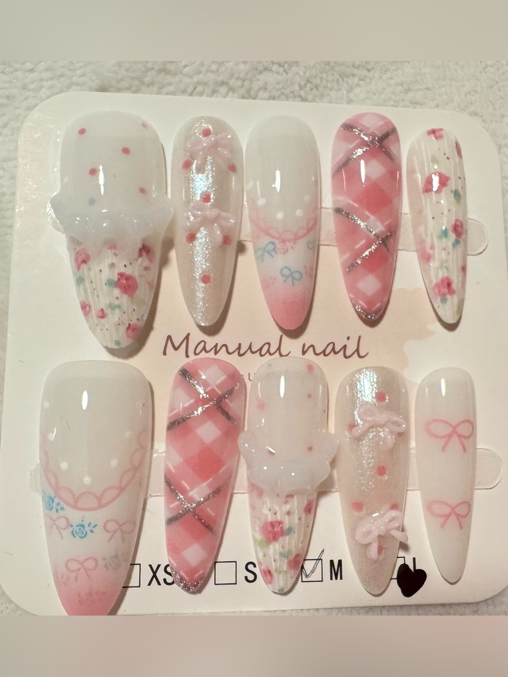 Super cute women’s press on nails